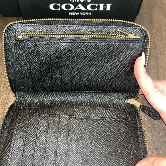 BRAND NEW✨Coach Zip Around Leather Wallet - Black * brand new w/ tags * - Picture 3 of 15